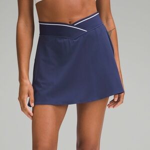 Lululemon V-Waist mid rise tennis skirt